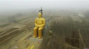 مجسمه 37 متری رهبری که چند روز پس از نصب برداشته شد!!